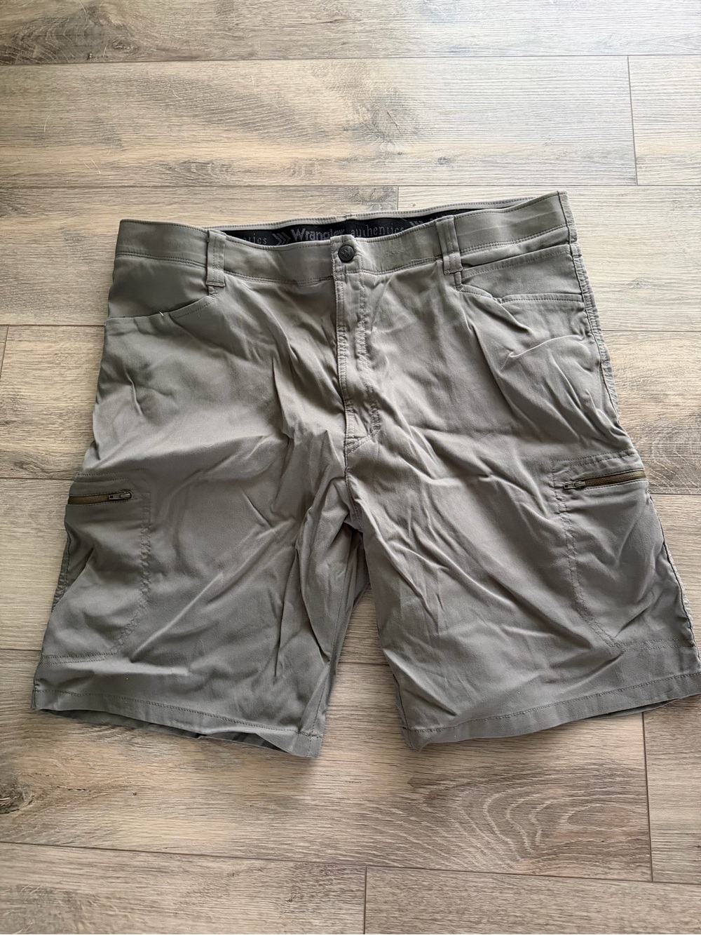 Wrangler Men's Taupe Hybrid Cargo Shorts